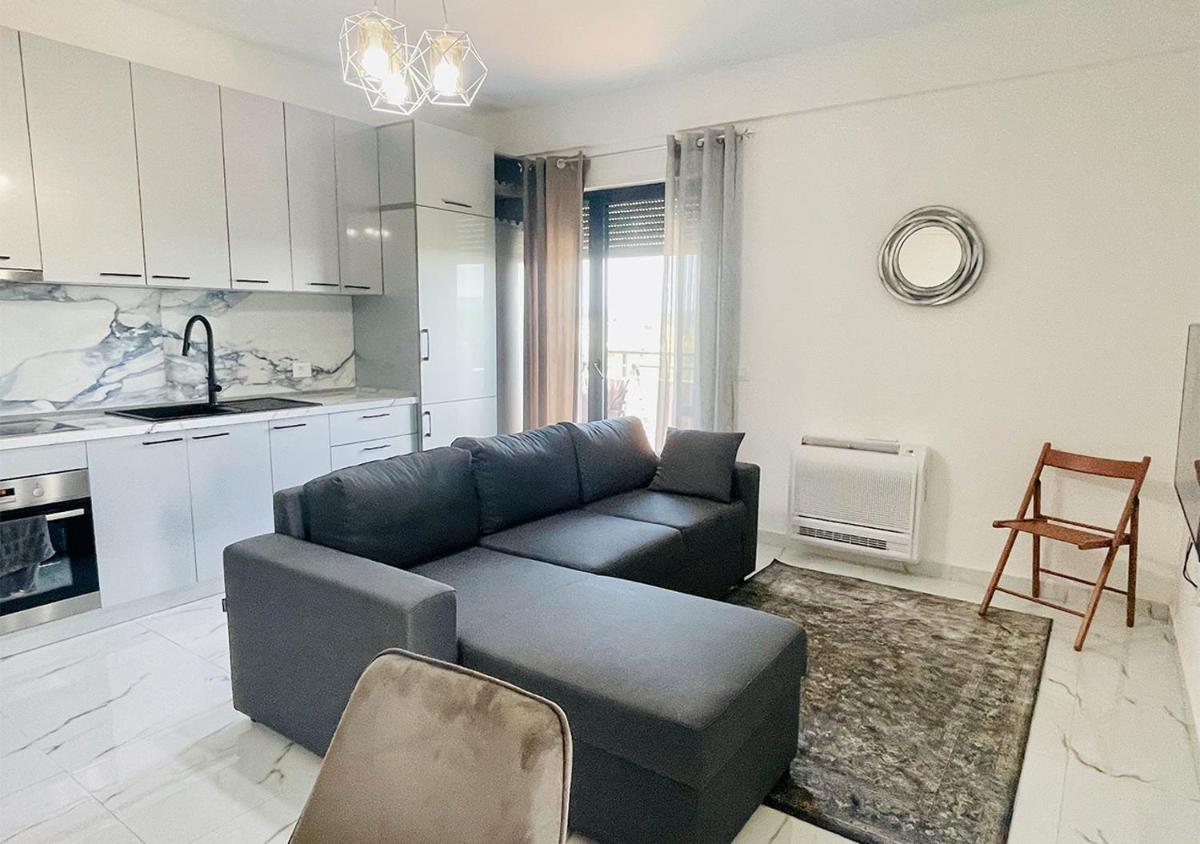 Sunset Apartment, Golem, Albania Seaview - Hizvo