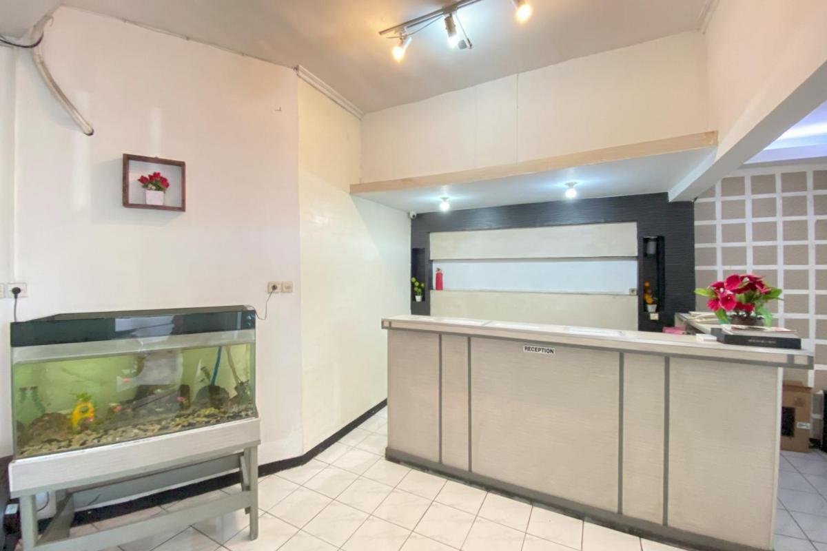 Hotel Bintang Mitra RedDoorz - Hizvo