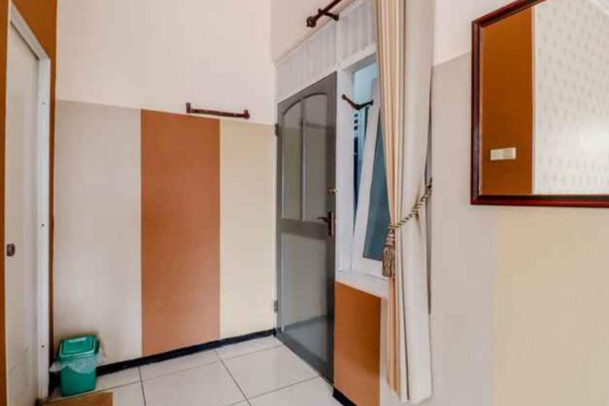 Hotel Bintang Mitra RedDoorz - Hizvo