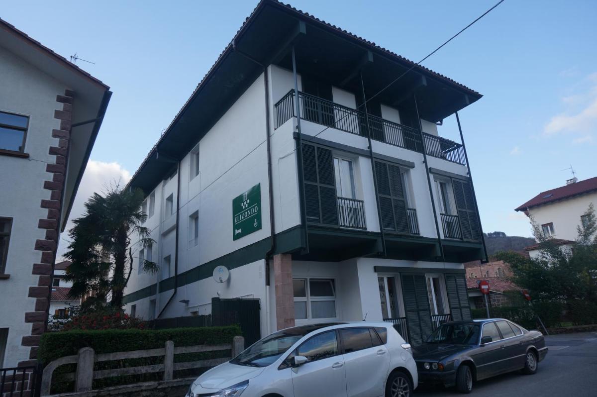 Hotel Elizondo - Housity