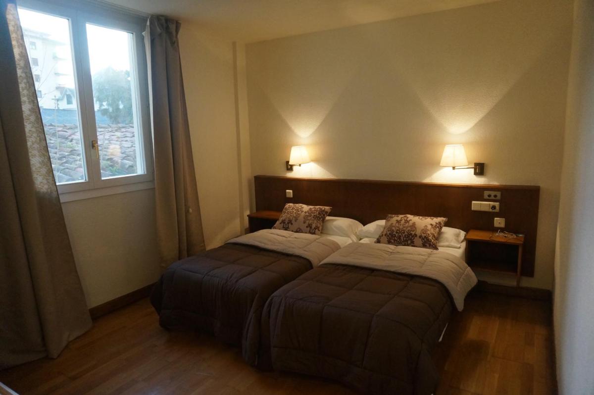 Hotel Elizondo - Housity