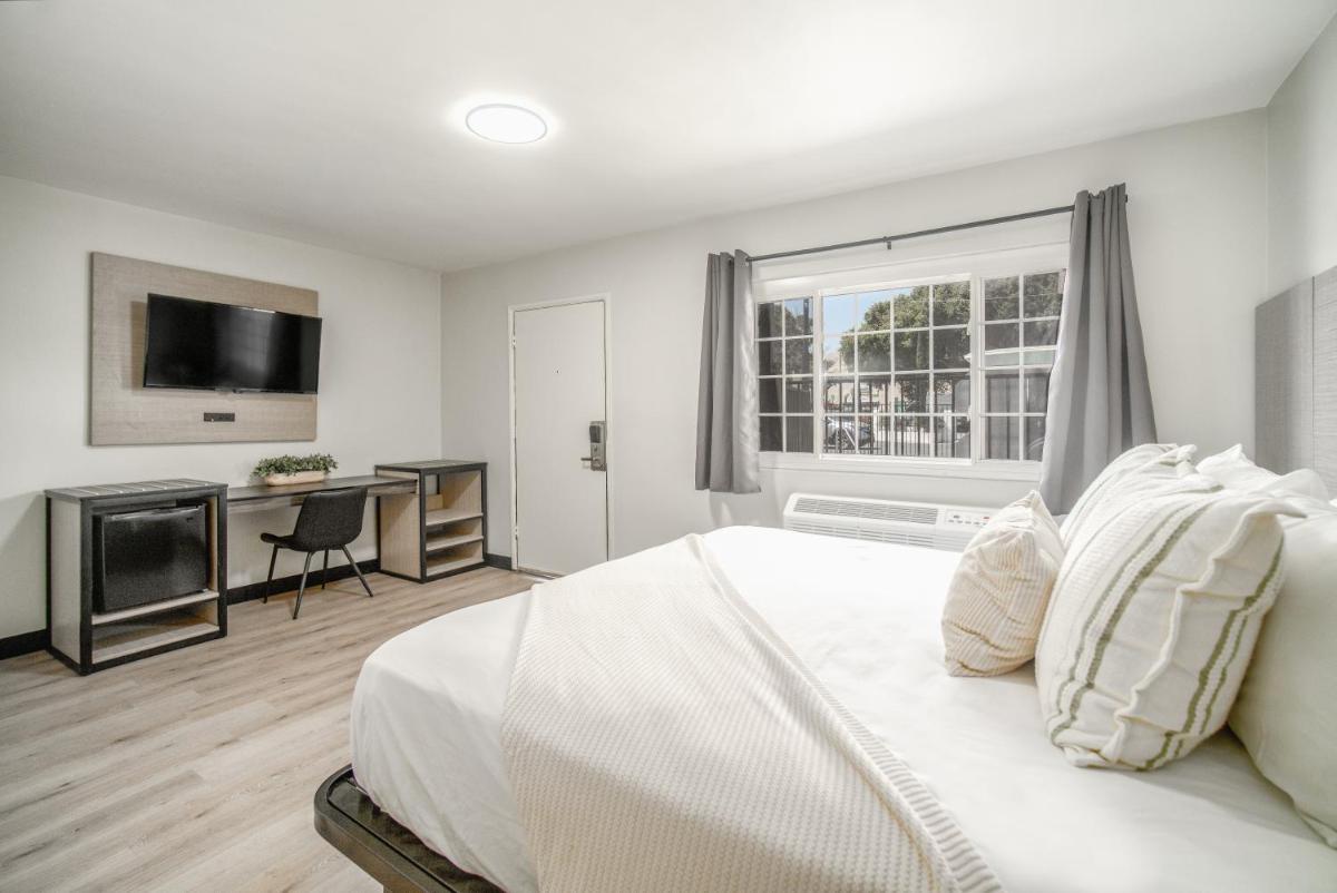 ERTH INN by AGA- San Ysidro - Housity
