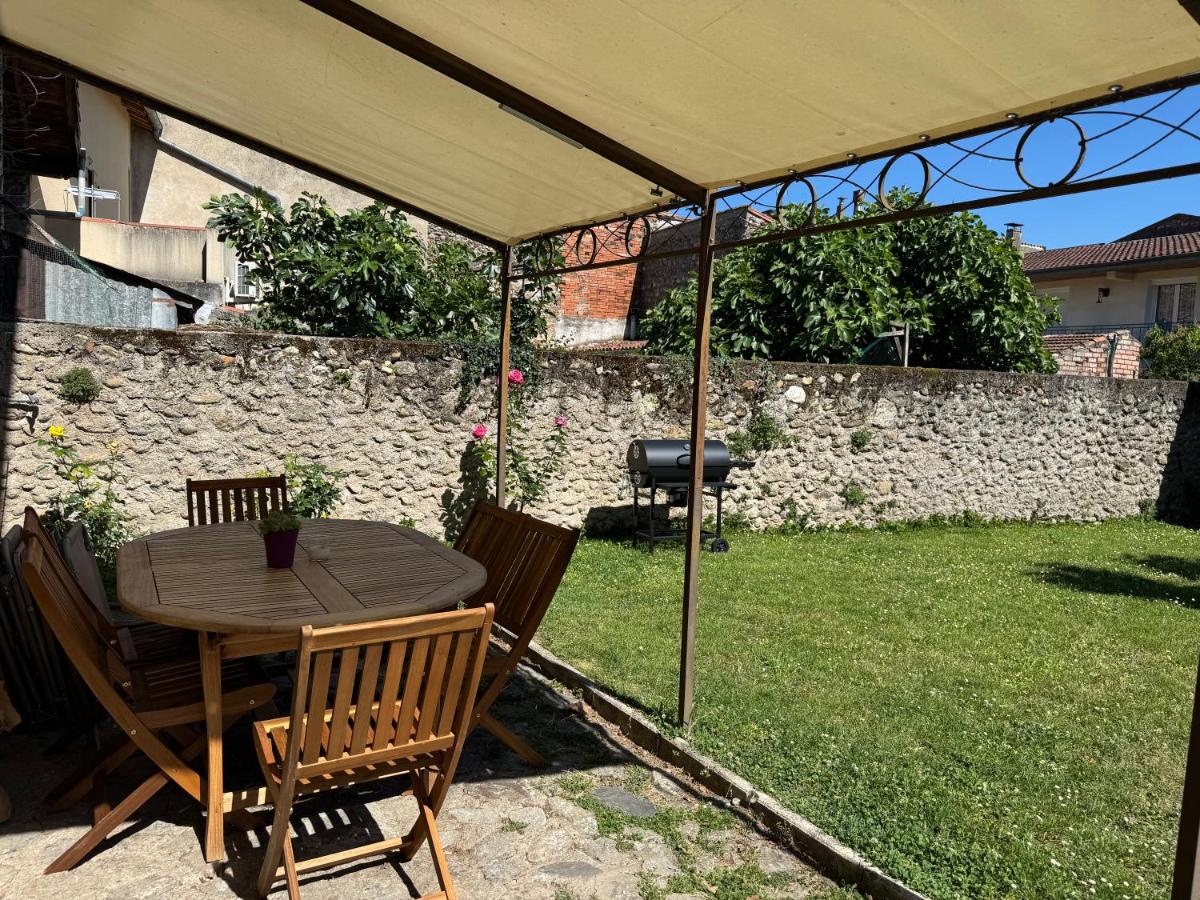 Studio au Coeur du Village avec terrasse et parking proche de Pamiers - Hizvo