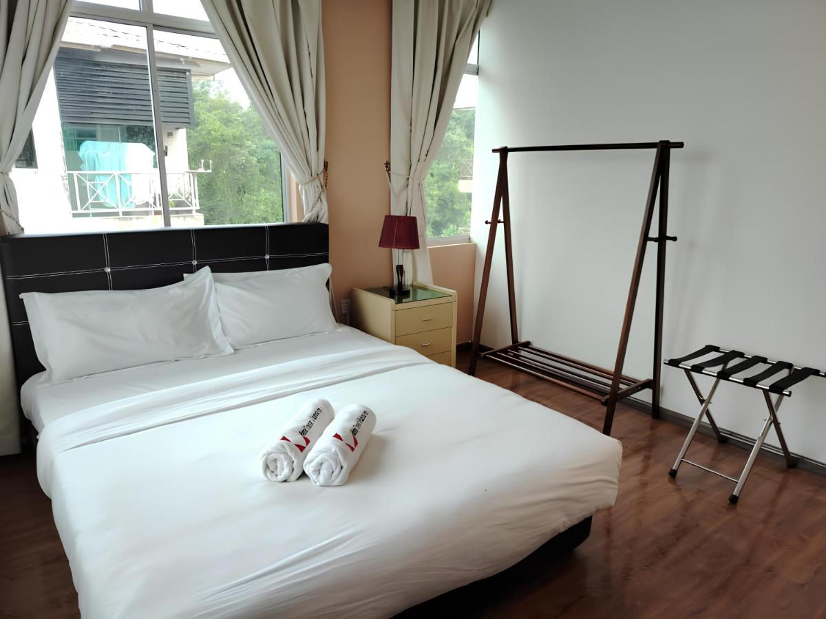 Eden Penthouse Airport Access By Natol Homestay- Kuching Home - Housity