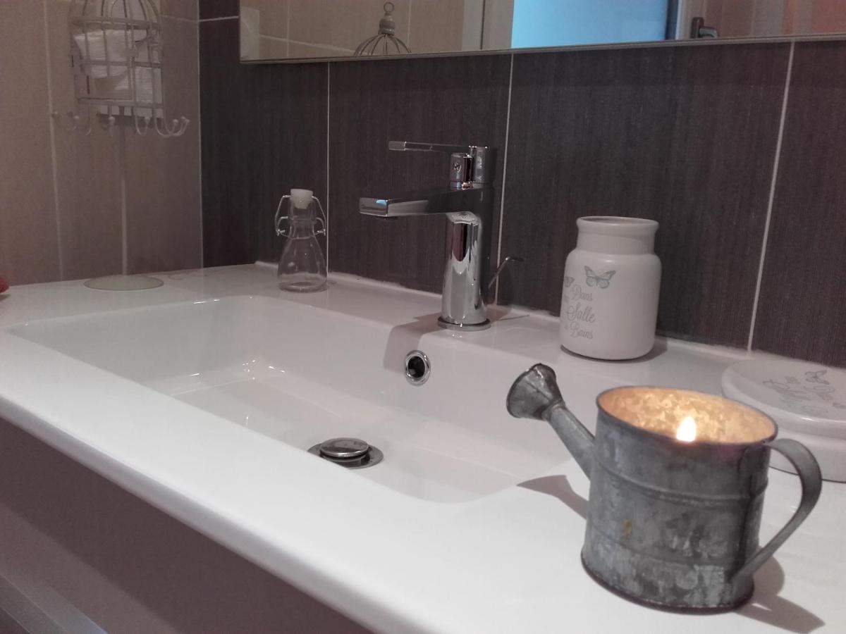 Jeanne et Compagnie - Housity