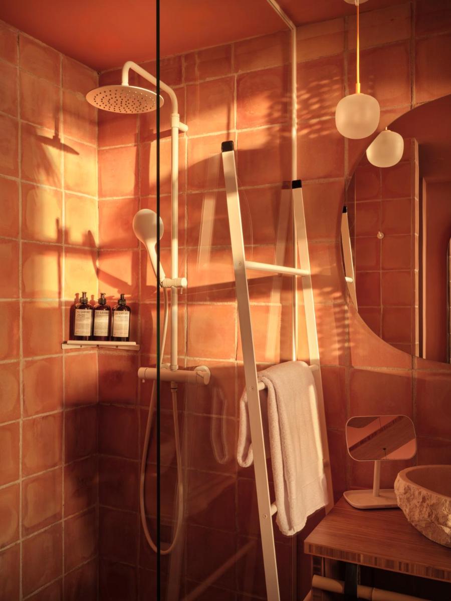 Un baño de Bikini Island & Mountain Hotel Es Trenc -Adults only-
