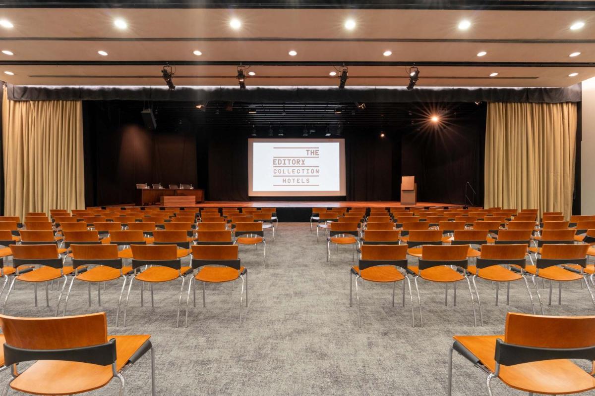 A área empresarial e/ ou a sala de conferências de Porto Palácio Hotel by The Editory