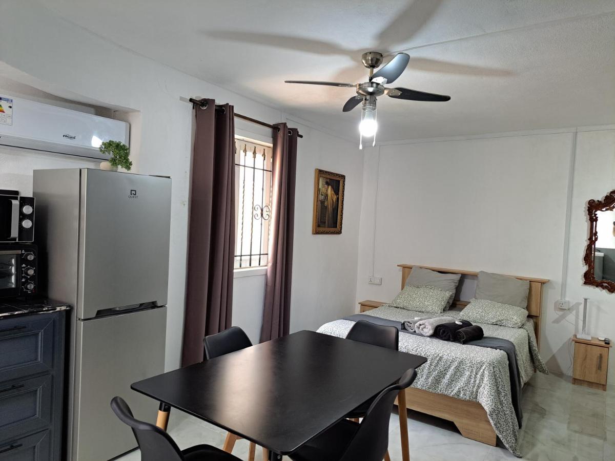 R Garden Studio 2 moderne pour couple dans un cadre relaxant et confortable - Housity
