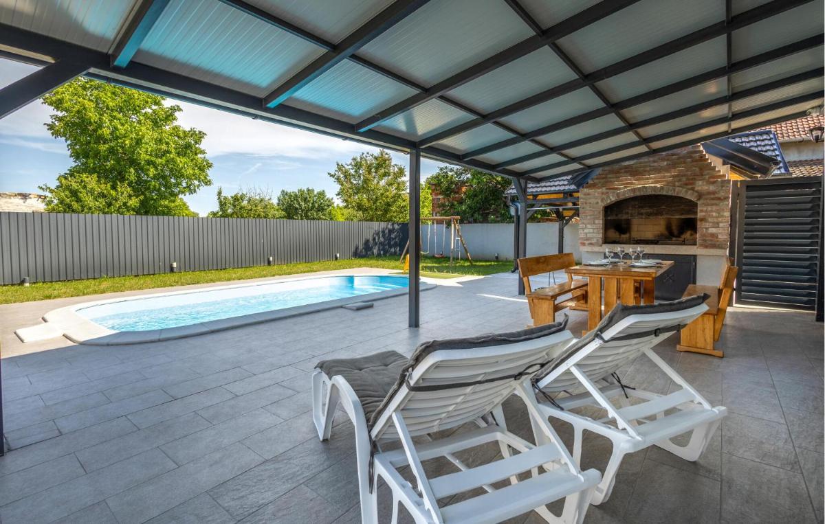 Luxurious Home In Vukovar - Housity
