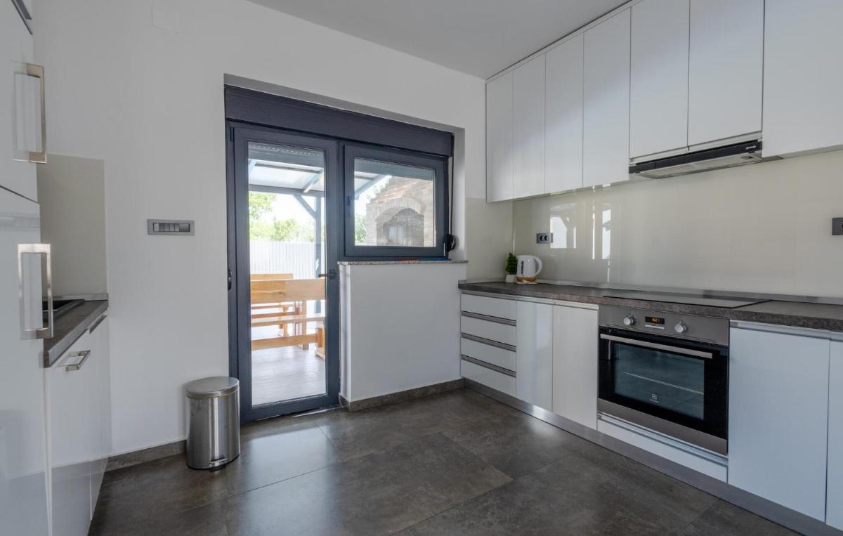Luxurious Home In Vukovar - Housity