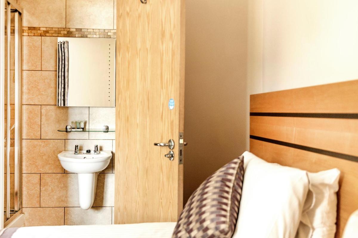 Wingfield Hotel - Housity
