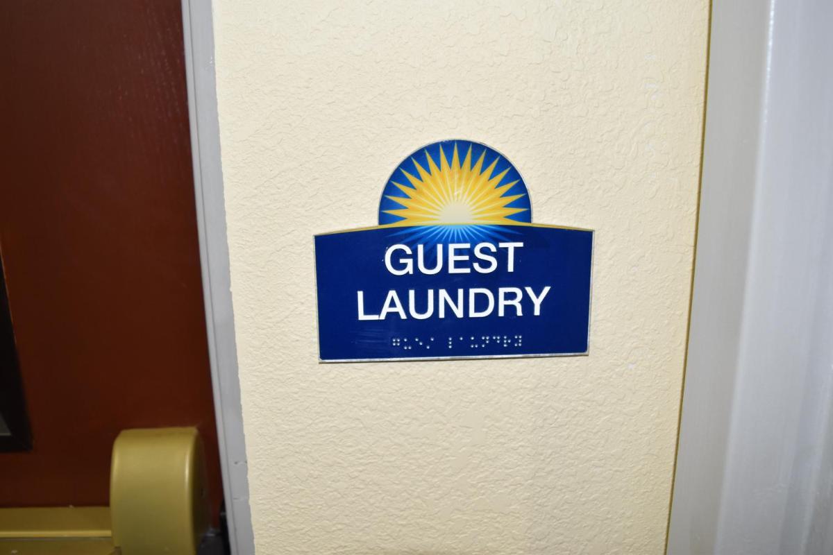 Days Inn by Wyndham Grand Island - Housity