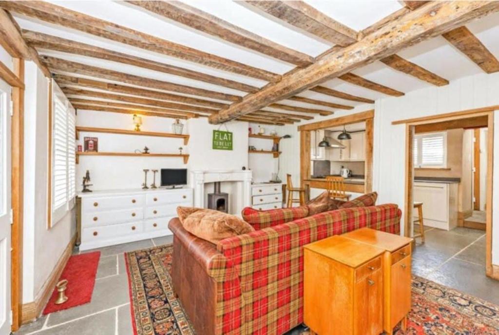 Samuel Pepys Cottage - Housity