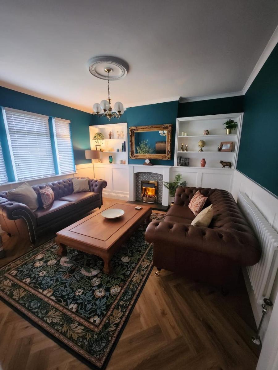 The Troon Hoose - Housity