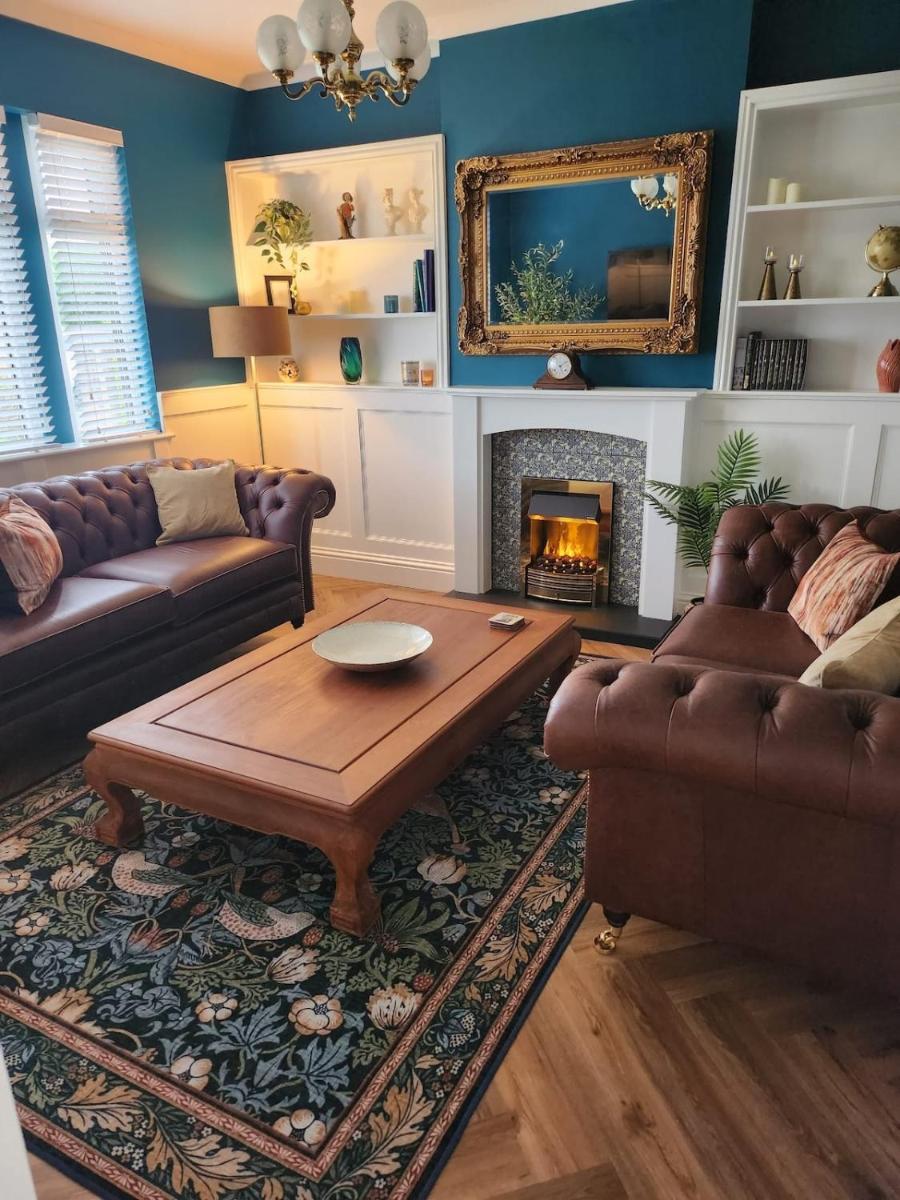 The Troon Hoose - Housity