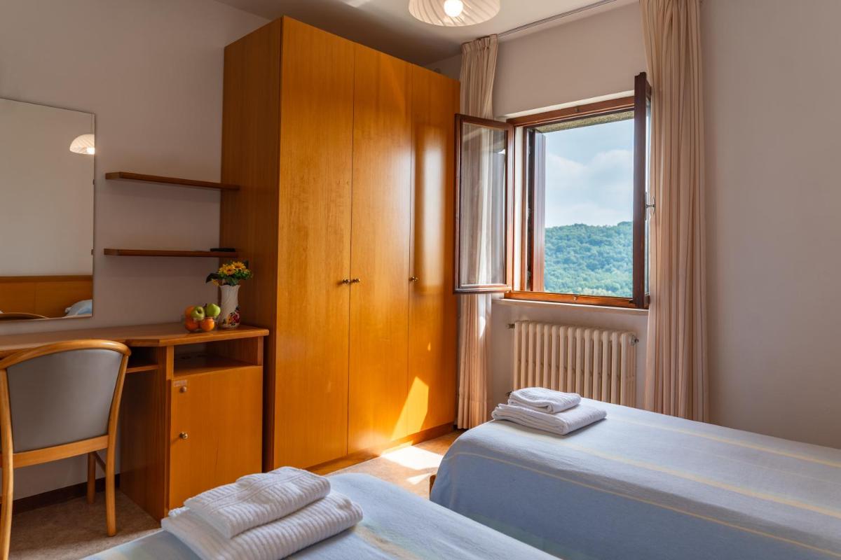 Hotel casa del pellegrino - Castelmonte - Housity