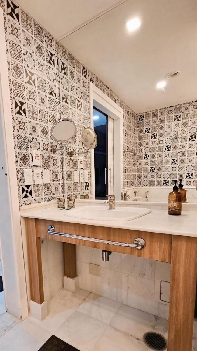 Lindo Studio com Jacuzzi e sacada a 50m Av Paulista - Housity