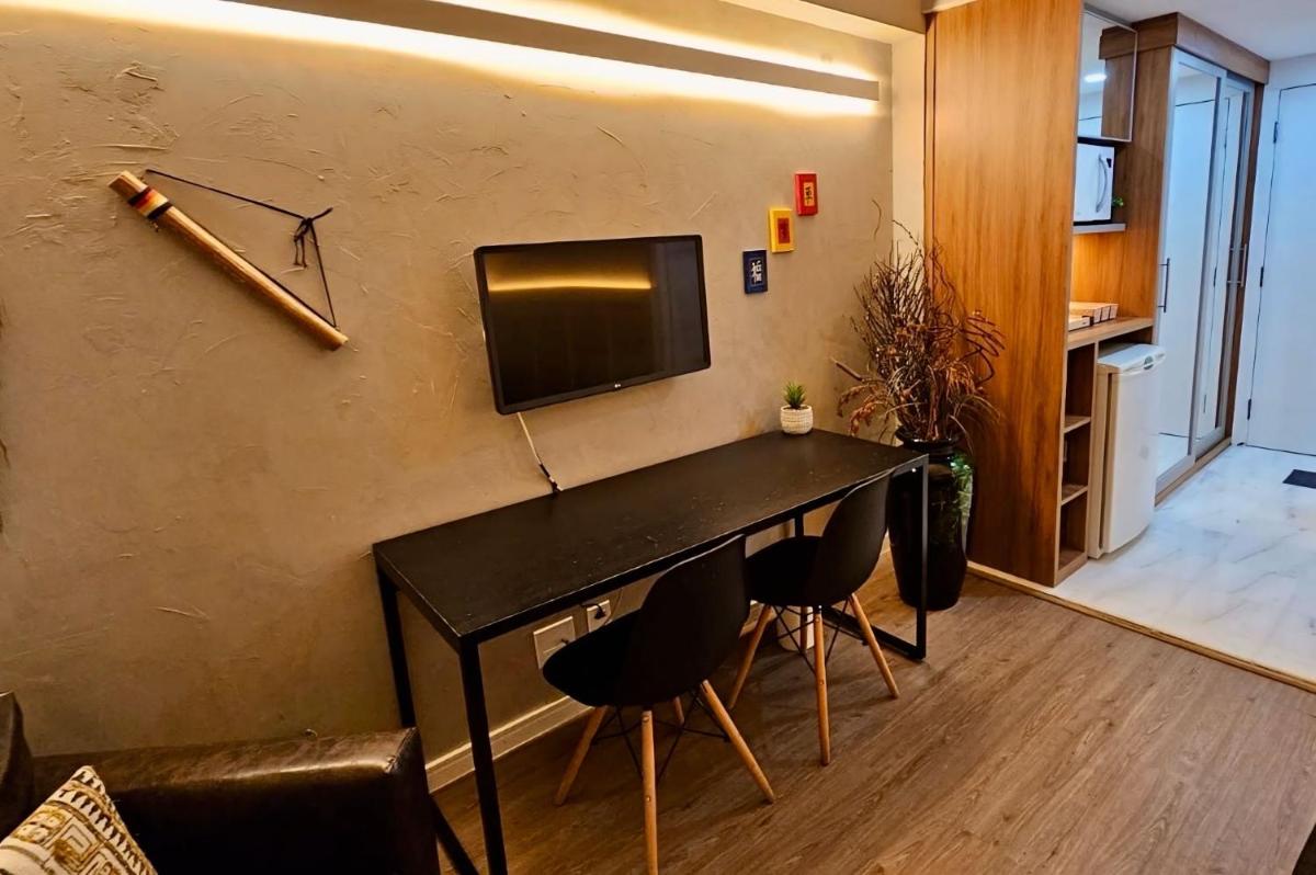Lindo Studio com Jacuzzi e sacada a 50m Av Paulista - Housity