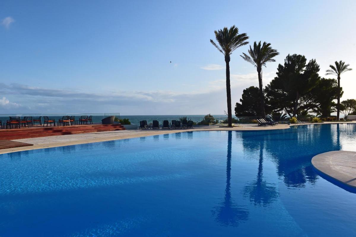 A piscina em ou perto de Pestana Alvor Praia Premium Beach & Golf Resort