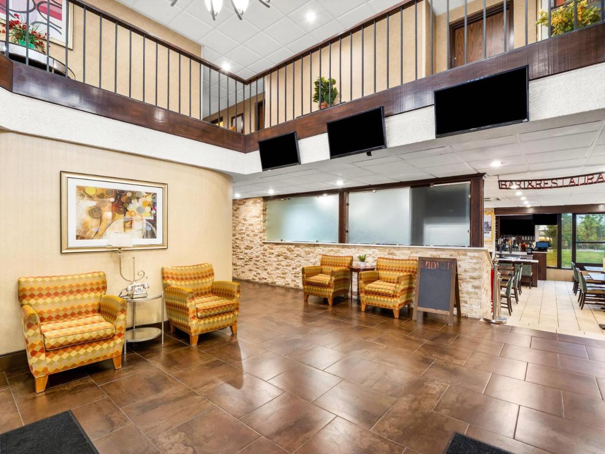 Comfort Inn Metro Airport - Housity