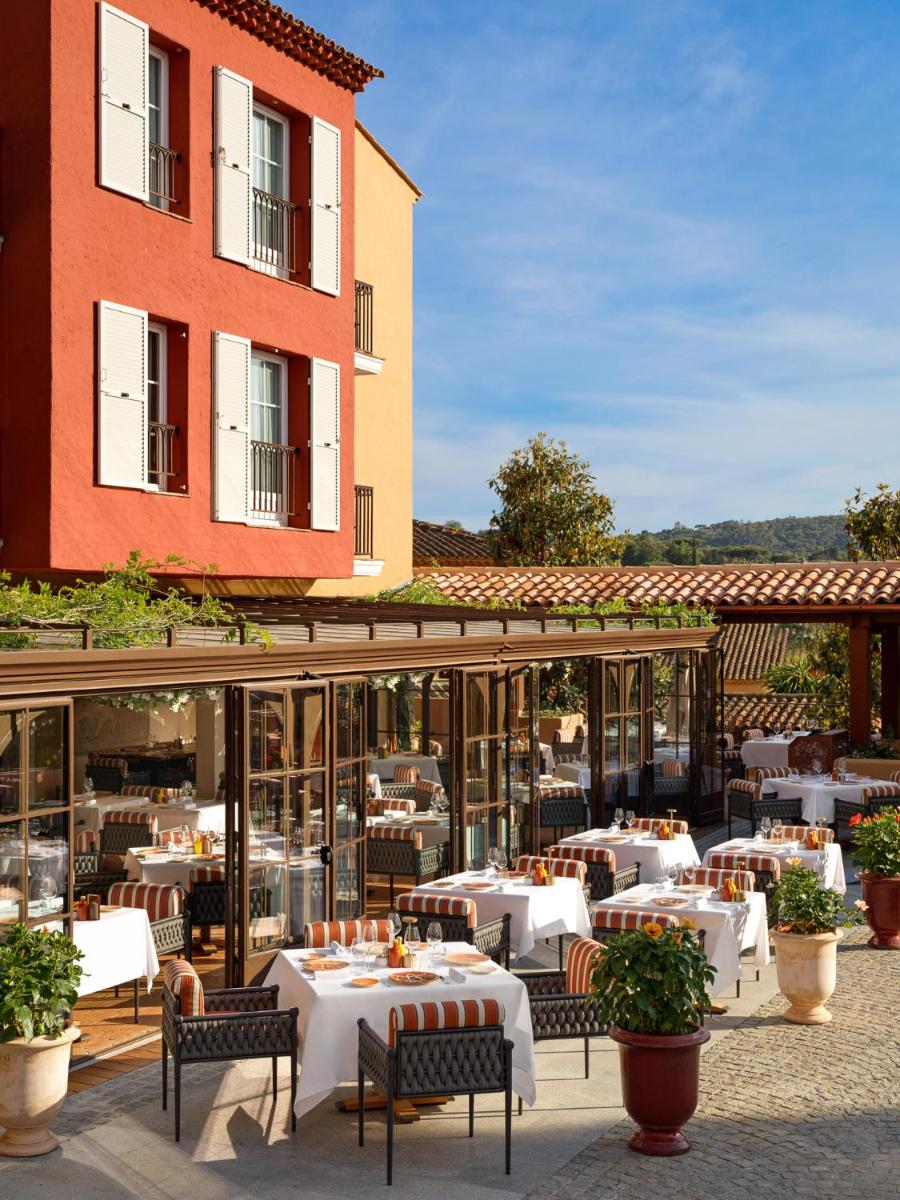 Restaurant ou autre lieu de restauration dans l'établissement Hotel Byblos Saint-Tropez Restaurant ou autre lieu de restauration dans l'établissement Hotel Byblos Saint-Tropez
