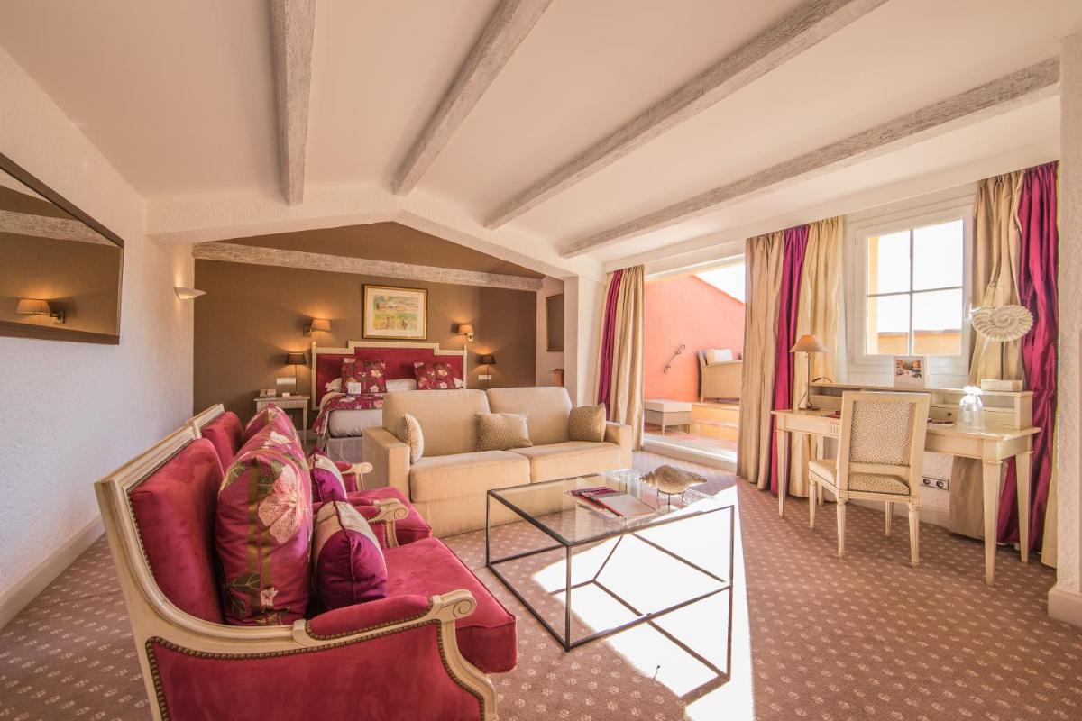 Coin salon dans l'établissement Hotel Byblos Saint-Tropez