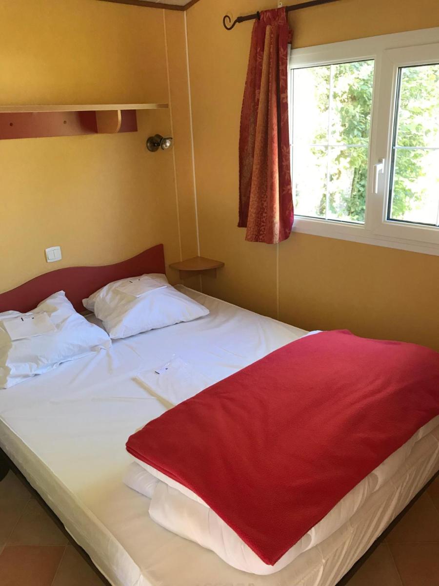 Camping Le Balcon de Chartreuse - Housity