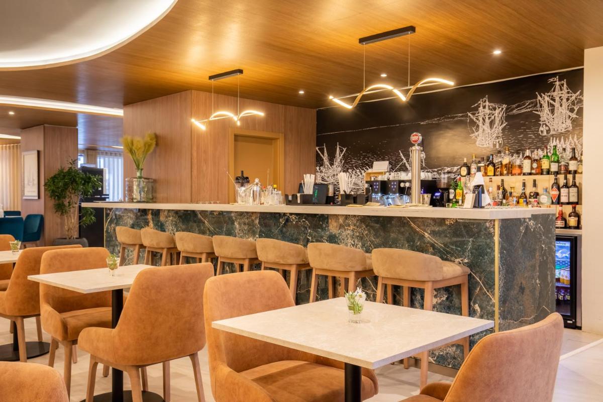A área de bar ou lounge em AP Sines - Costa Alentejana