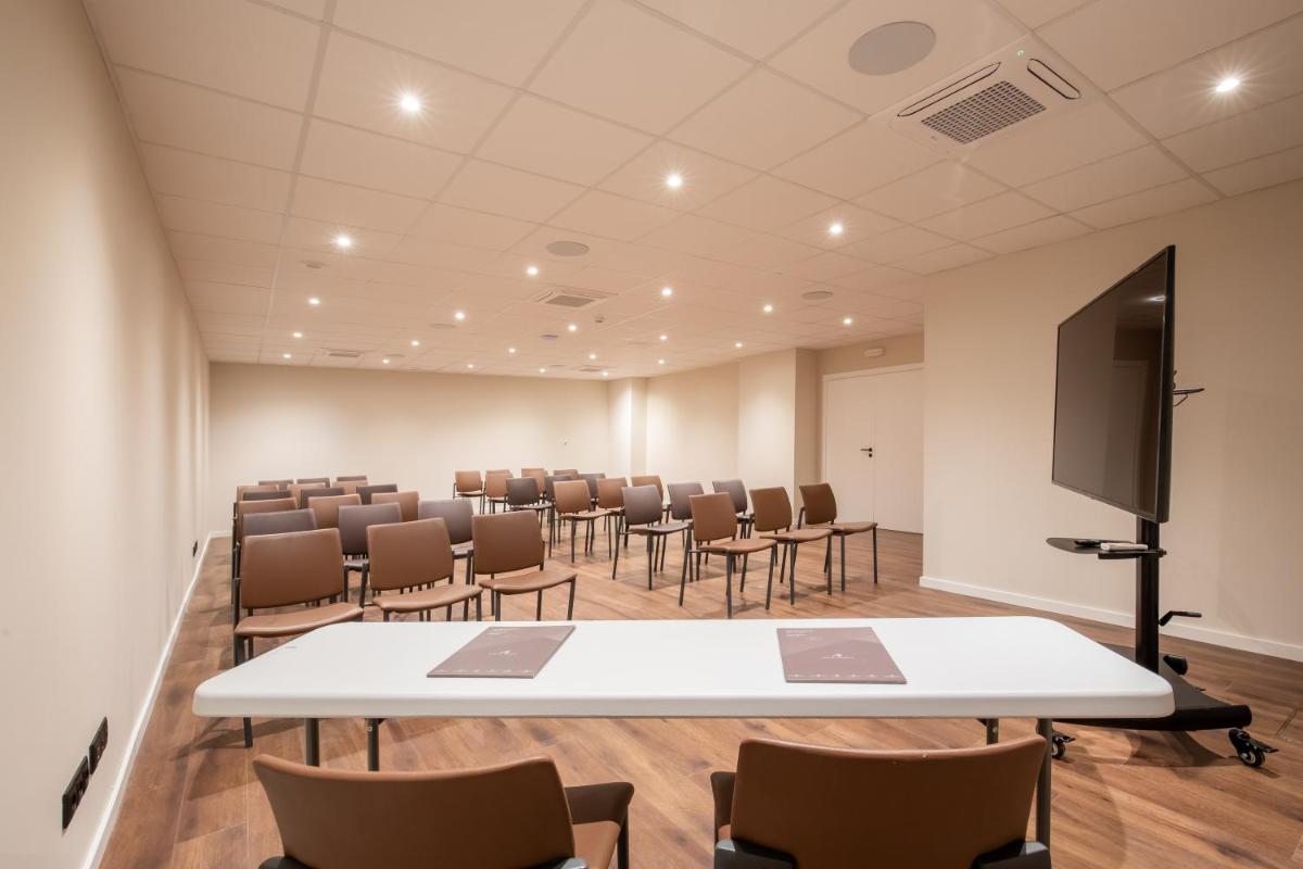 A área empresarial e/ ou a sala de conferências de AP Sines - Costa Alentejana
