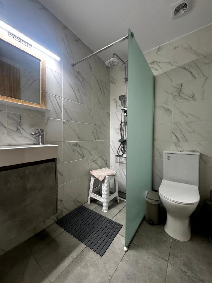 Andreas Studios - Housity