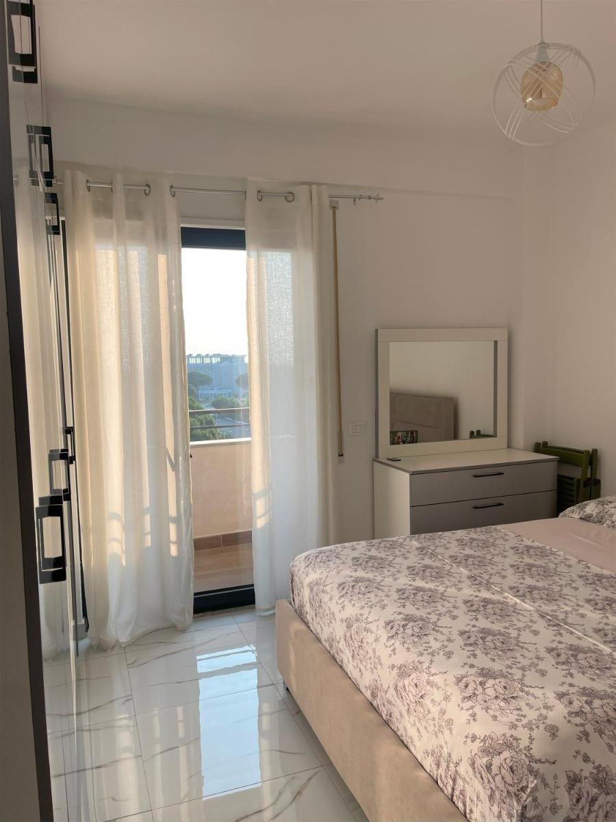 Sunset Apartment, Golem, Albania Seaview - Hizvo