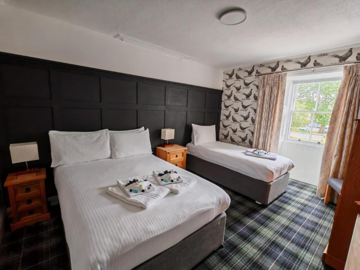 The Grapes Hotel - Housity