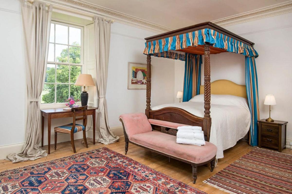 Wallace House - Housity