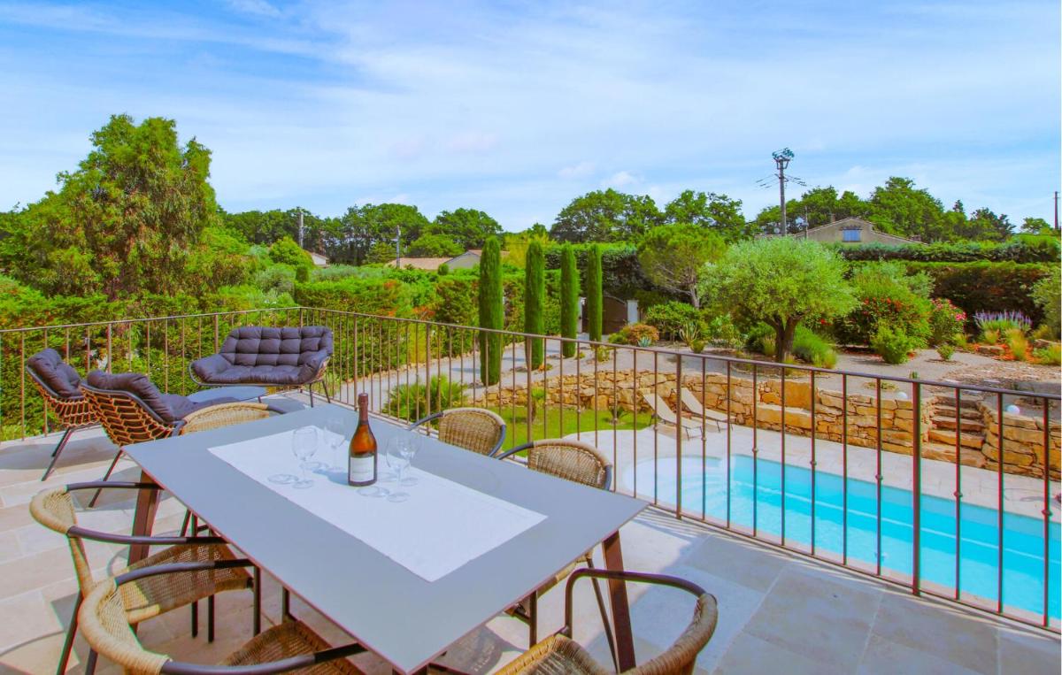 Luxurious Home In Sarrians - Housity