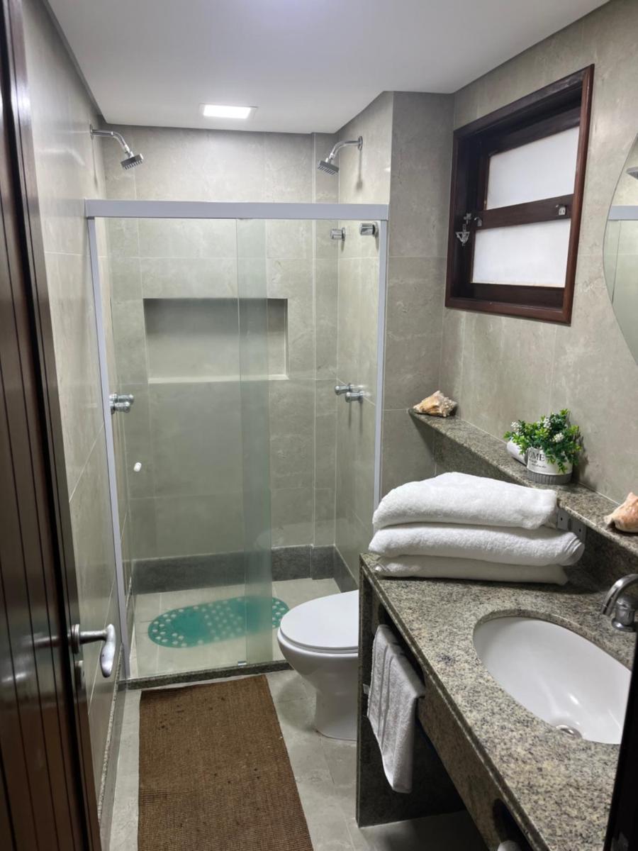 Flat completo a beira mar com vista exuberante no Blue Marlin Apartments - Housity