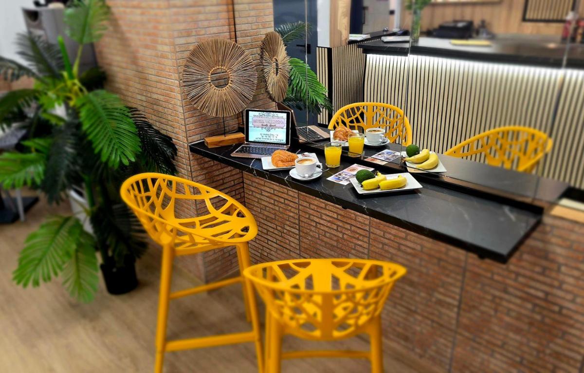 Hotel Valldigna - Housity