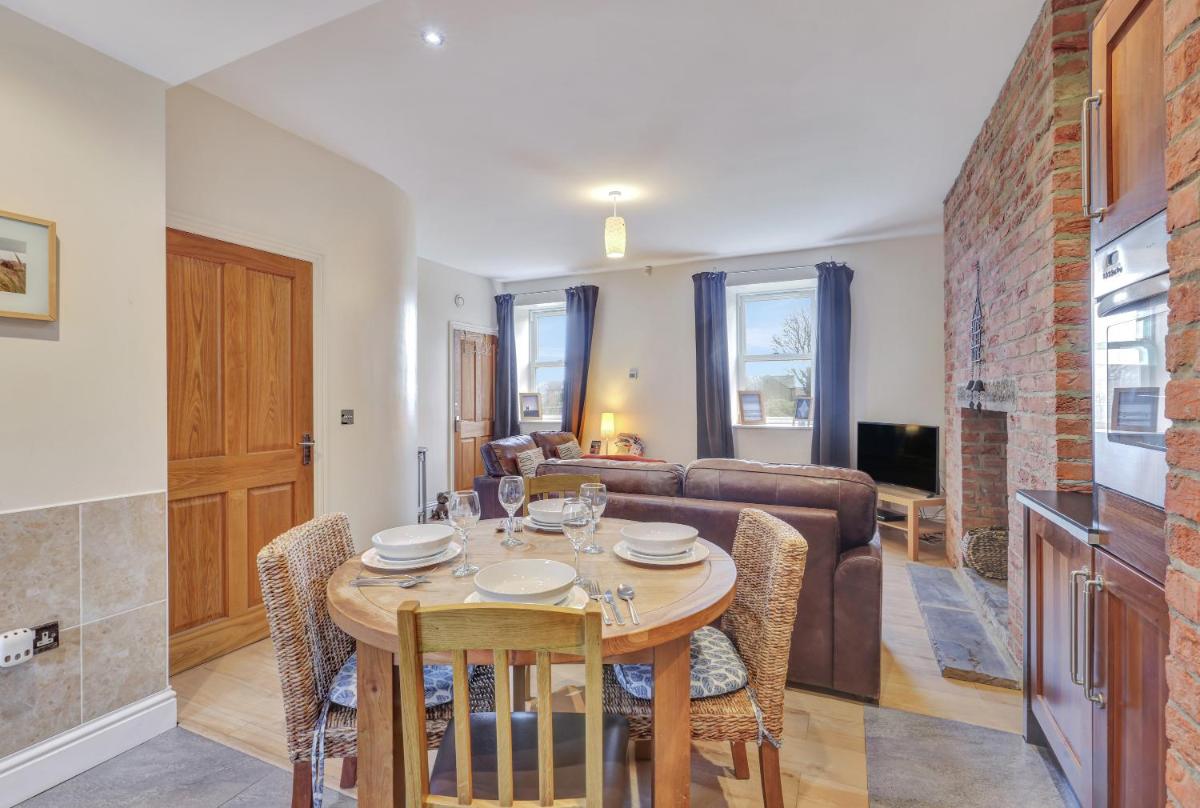 Inglenook Cottage - Housity