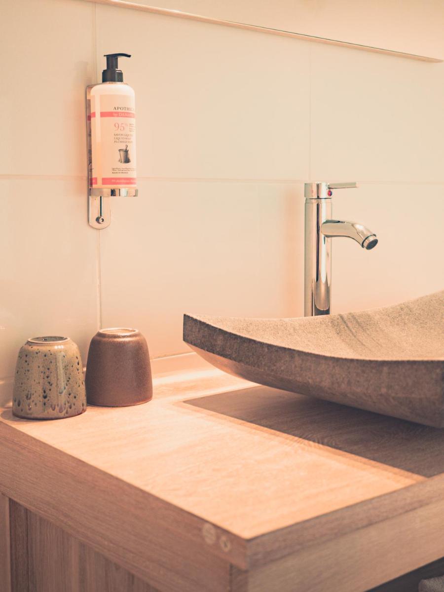 Hotel La Licorne - Housity