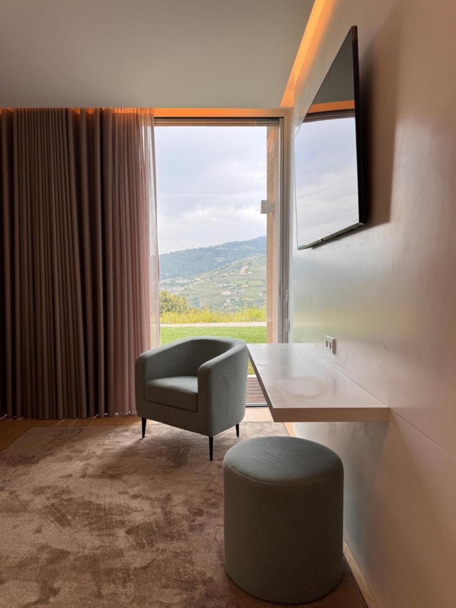 Uma vista geral da montanha ou uma vista da montanha a partir do hotel