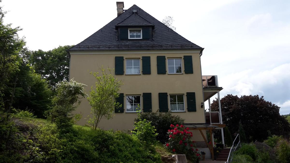 Villa Goldbrunnen Ferienwohnung 3 - Housity
