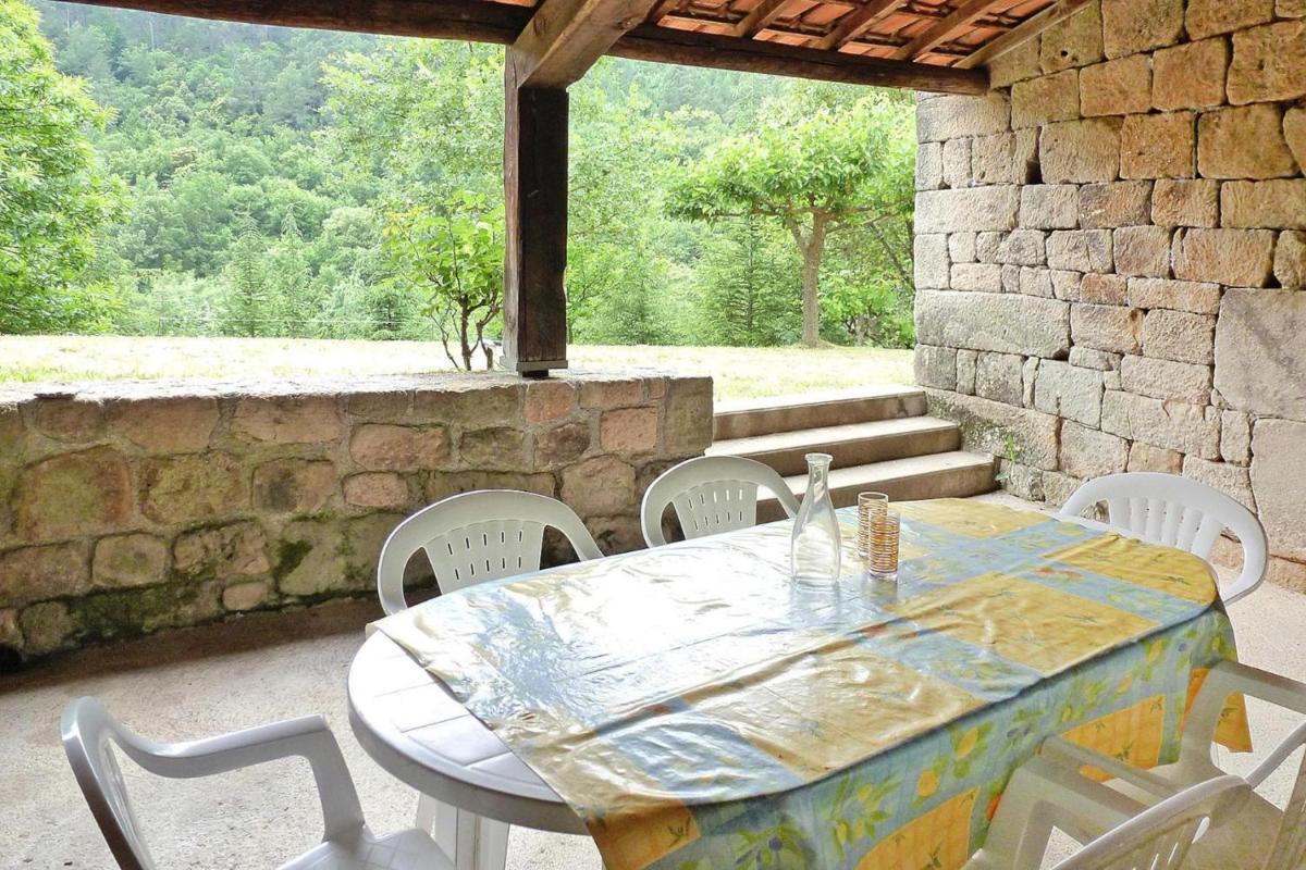 Charming stone house with shared pool, Chambonas - Housity