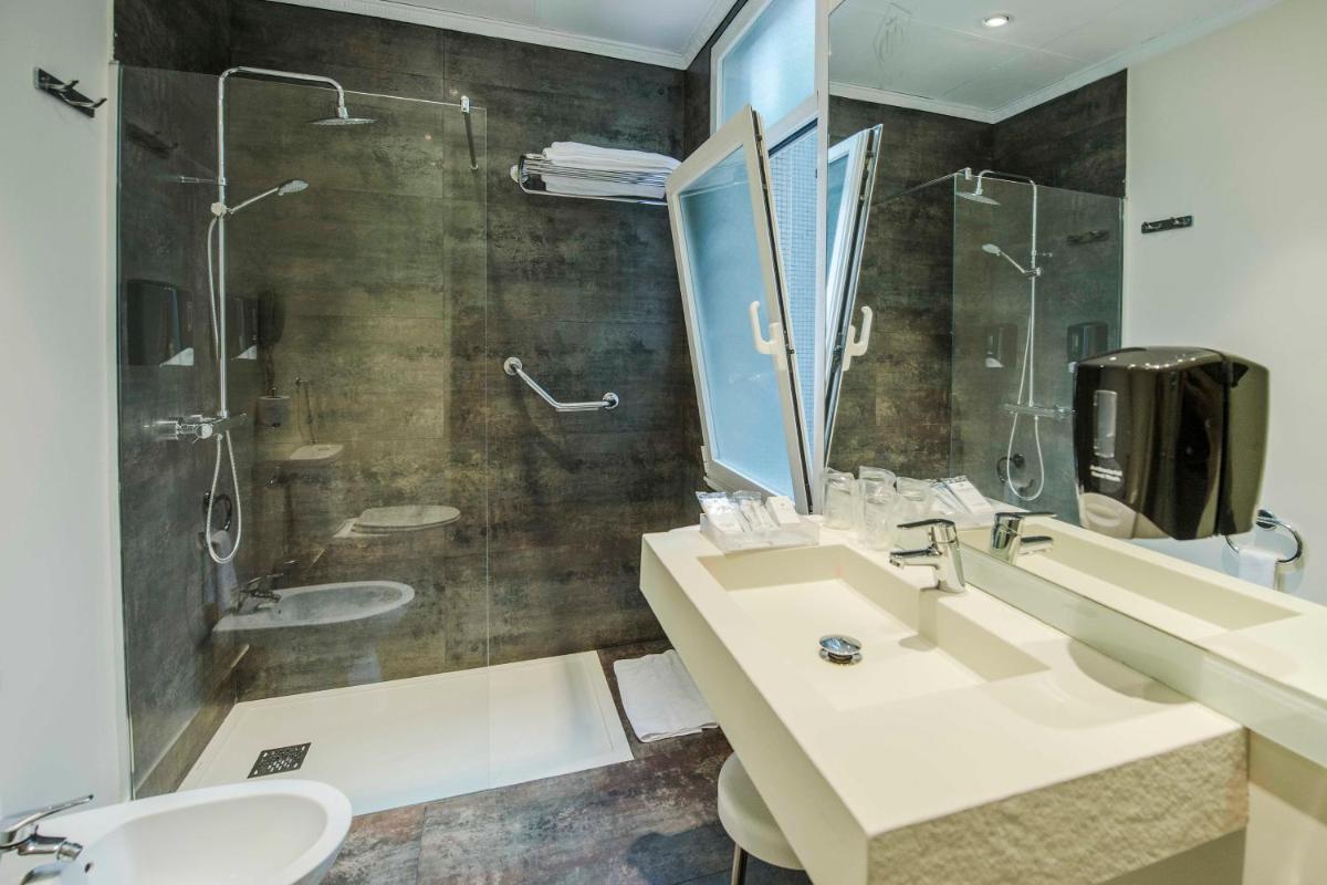 Hotel Conde Duque Bilbao - Housity