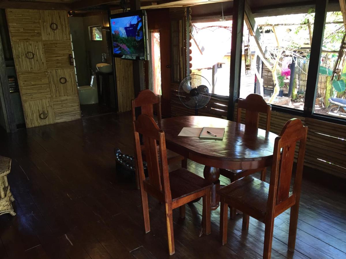 The Village House - Housity