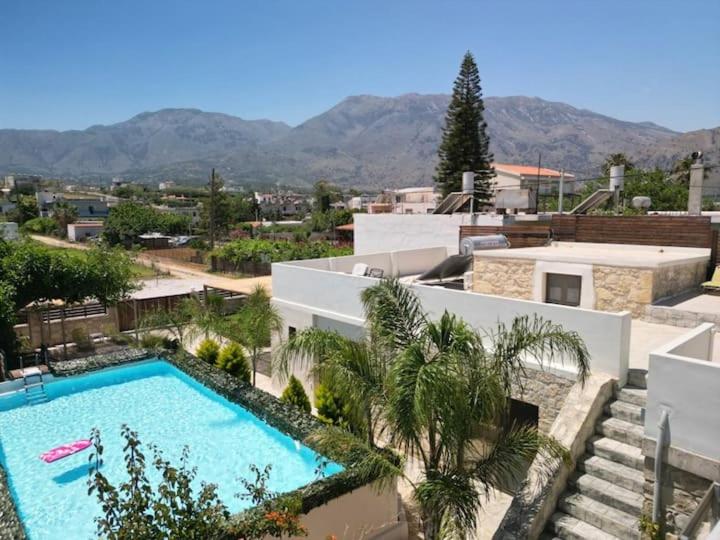 Villa Olympia, 4 BR, for up to 14 persons, 400 meters from the long sandy beach - Housity