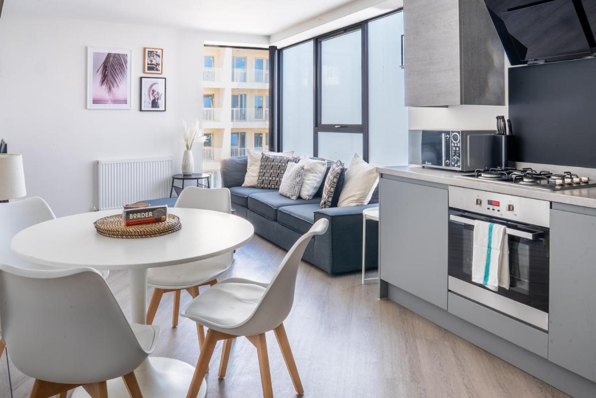 No Seven Harbour Side - Housity