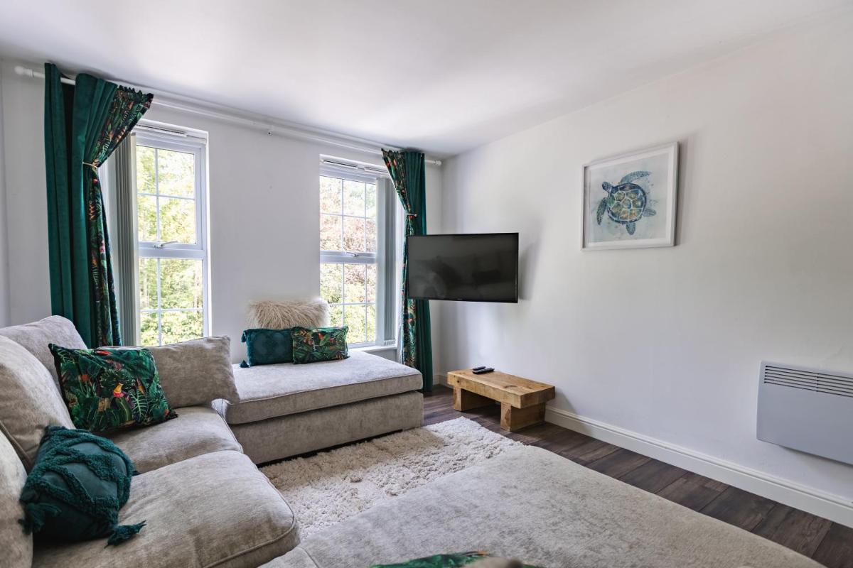 Platform West Hull 2 bed Apartment with Parking - Housity