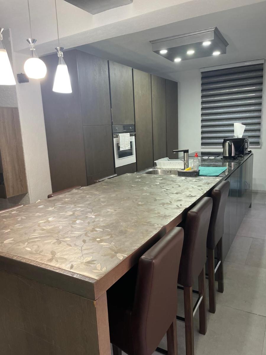 Villa Goldlux - Housity