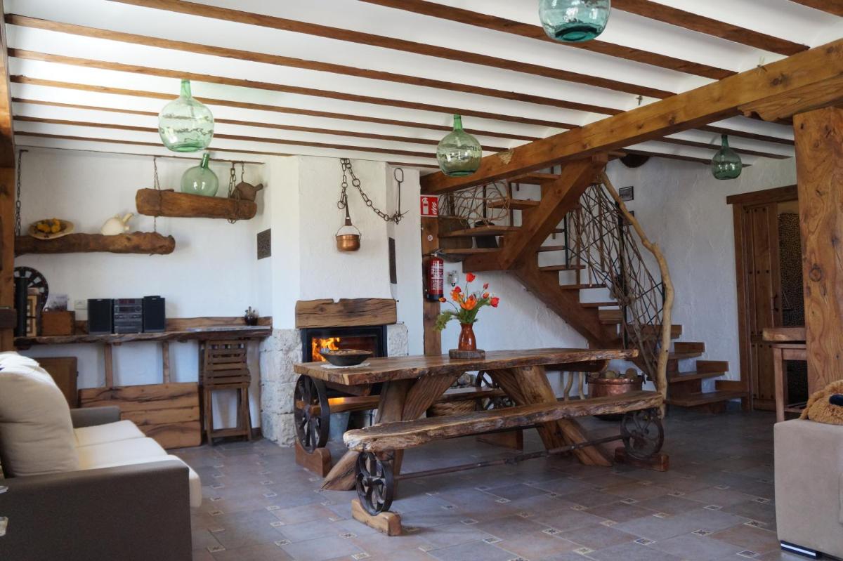 Casa Rural Bioenergética La Serrezuela - Housity