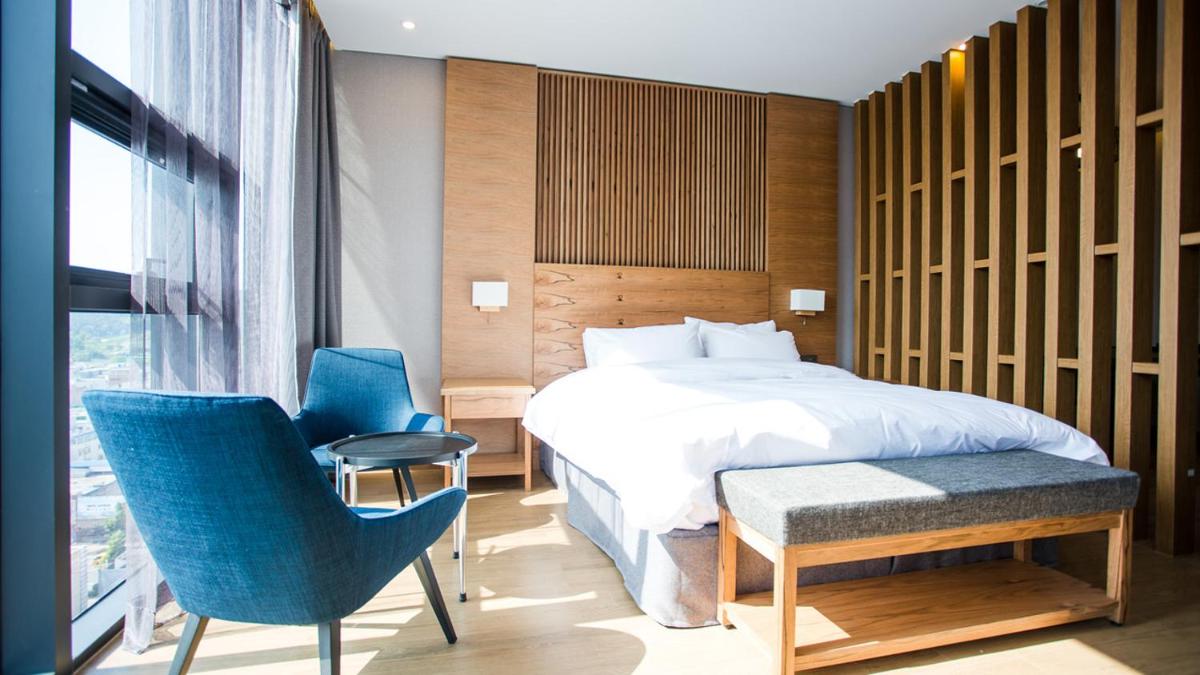 J Square Hotel and Wedding - Housity