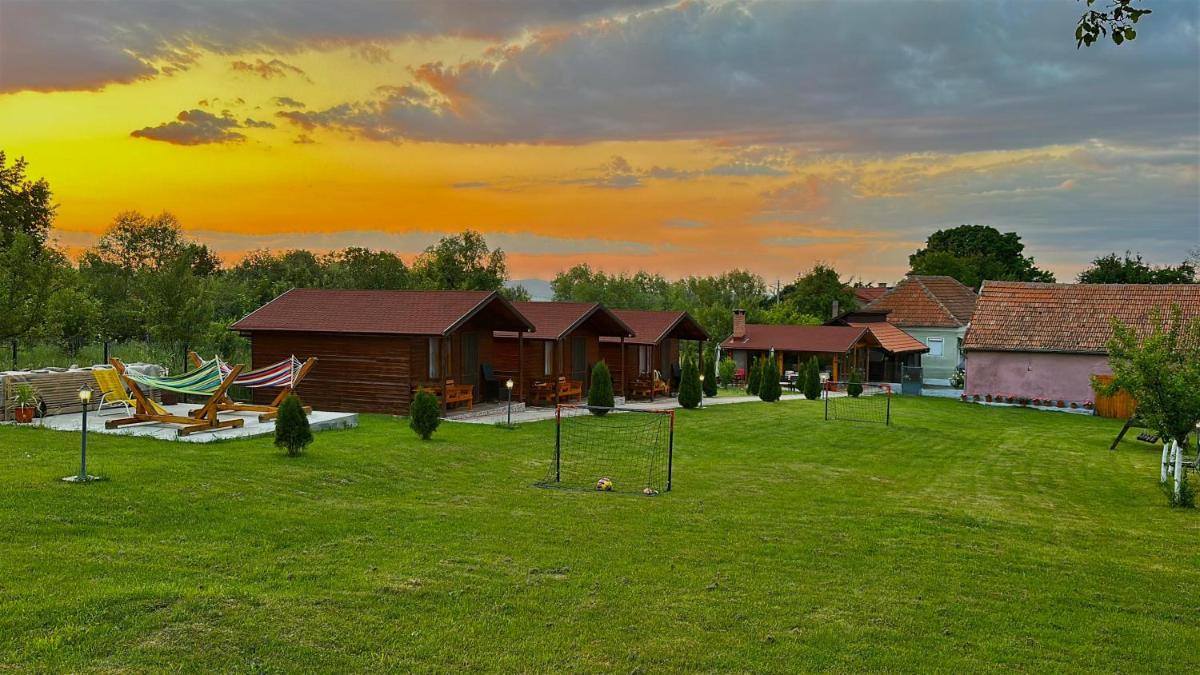 Căsuțele din Retezat - Housity
